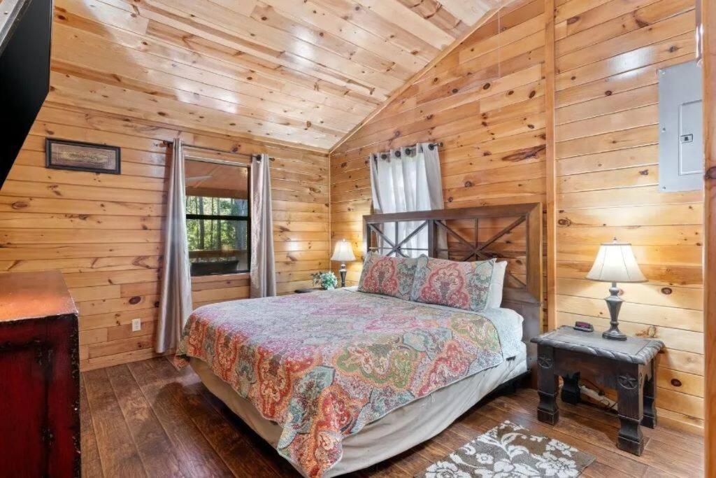 Misty Moonlight, Sleeps 4, Mountain Cabin Apartment Broken Bow Exterior photo