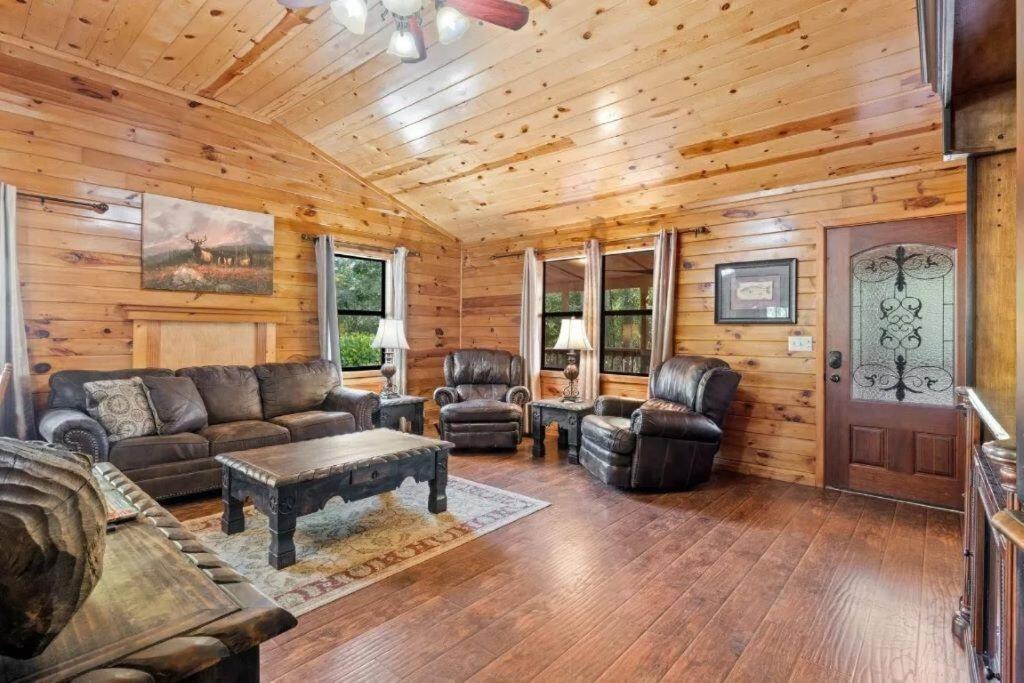 Misty Moonlight, Sleeps 4, Mountain Cabin Apartment Broken Bow Exterior photo